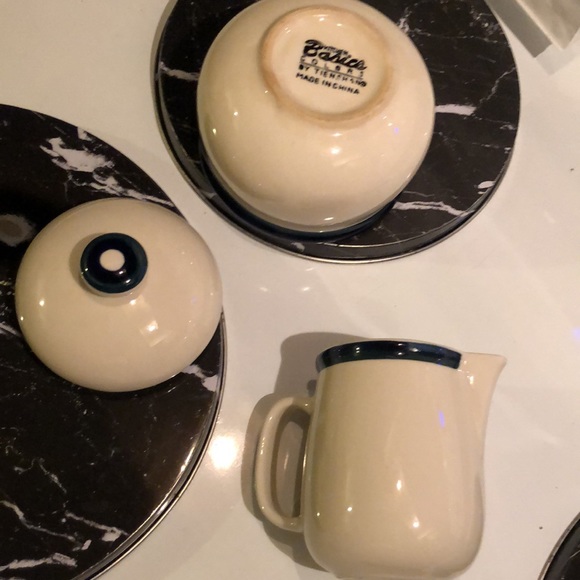 Kitchen Glassware - Picture 8 of 14